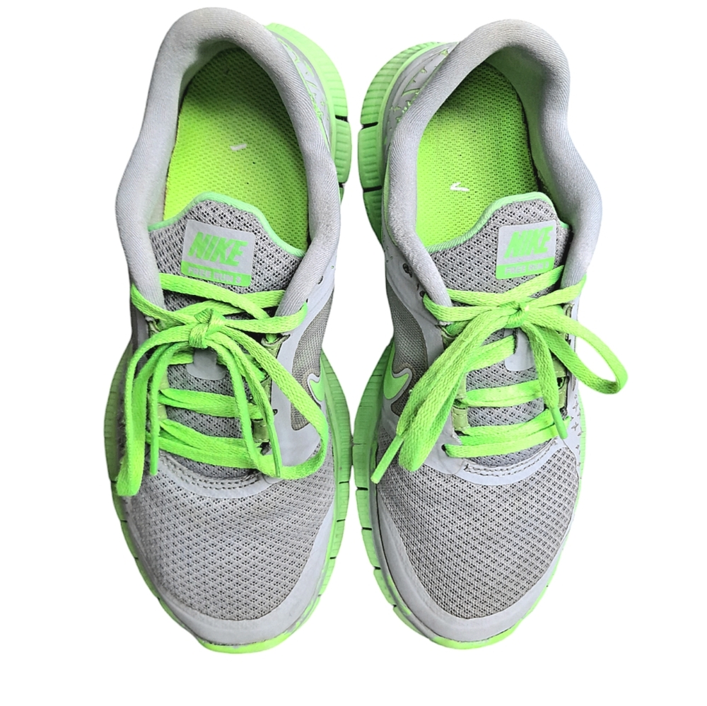 Nike 5.0 Womens Shoes Size 7.5 Green Lightweight Running Shoes